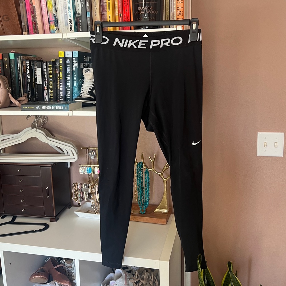 Nike Pro Women’s Compression Leggings